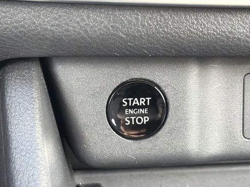 Certified 2025 Nissan Rogue SV image 9