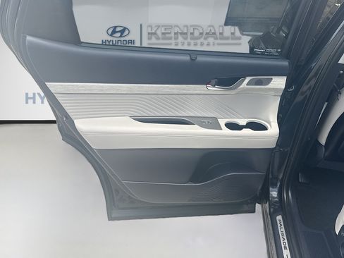 Used 2025 Hyundai Palisade Calligraphy AWD/4WD image 23