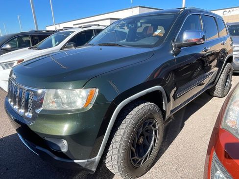Used 2011 Jeep Grand Cherokee Overland image 3