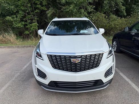 Used 2020 Cadillac XT5 Premium Luxury AWD/4WD image 2