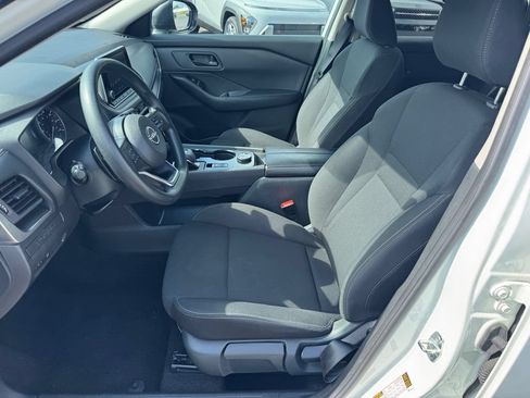 Used 2024 Nissan Rogue S AWD/4WD image 5
