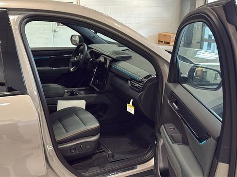 New 2026 GMC Acadia AT4 w/ Luxury Package image 12