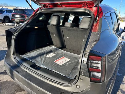 New 2025 Nissan Kicks SR image 33