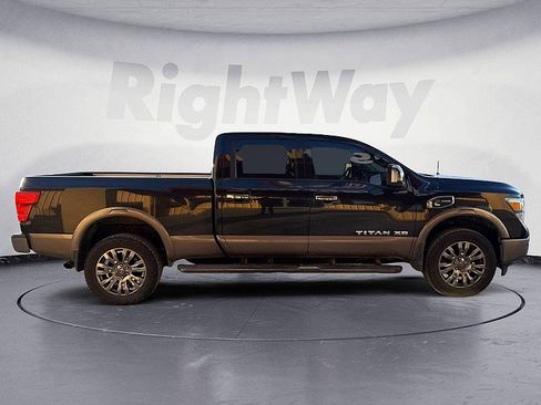 Used 2016 Nissan Titan Platinum Reserve image 6