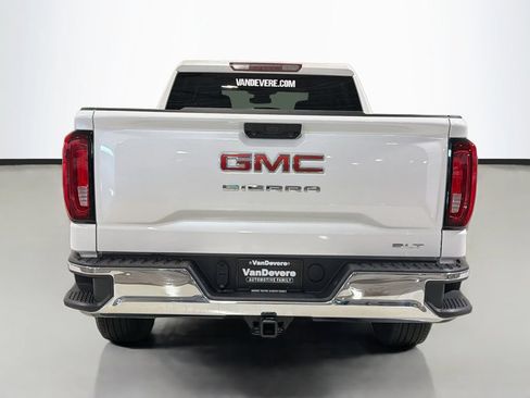 Used 2023 GMC Sierra 1500 SLT AWD/4WD image 8