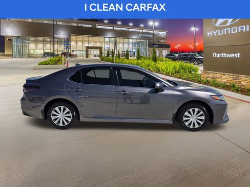 Used 2023 Toyota Camry LE image 6