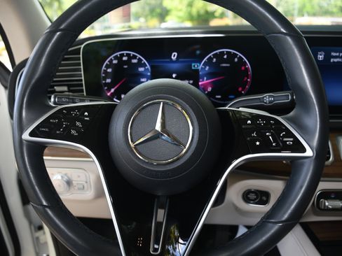 Used 2024 Mercedes-Benz GLE 450 4MATIC image 14