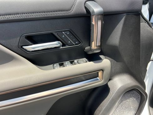Used 2025 GMC Hummer EV 2X AWD/4WD image 37