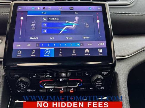 Used 2023 Jeep Grand Cherokee L Limited w/ Black Appearance Package image 25