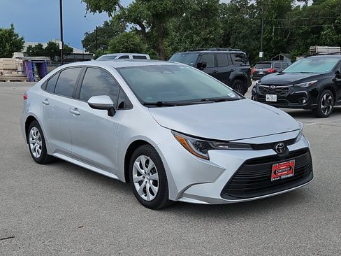 Used 2023 Toyota Corolla LE FWD image 7