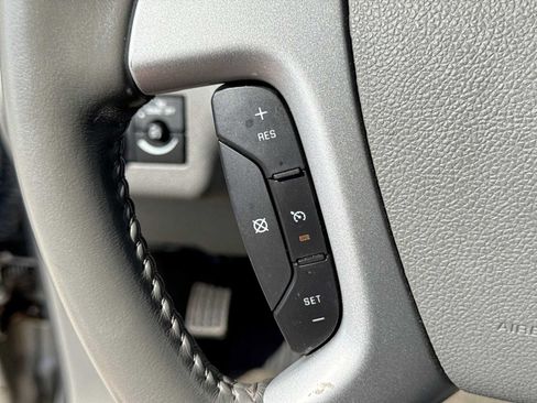 Used 2012 Chevrolet Traverse LS FWD image 24
