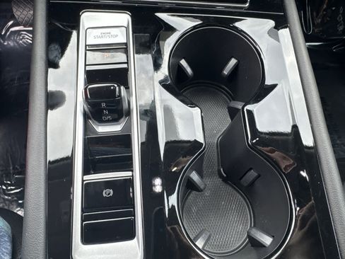 Certified 2025 Volkswagen Atlas SE image 26