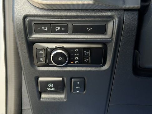 Used 2024 Ford F150 Lariat w/ FX4 Off-Road Package image 49