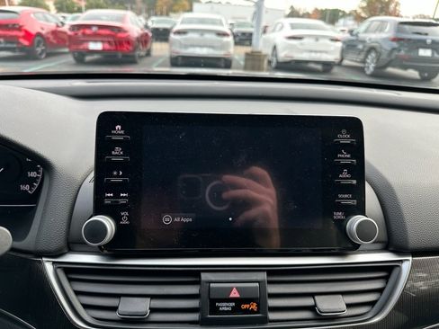 Used 2022 Honda Accord Sport image 11