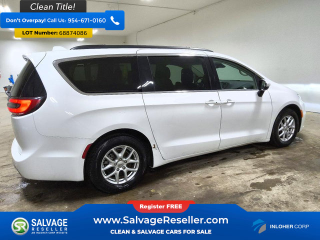 Used 2022 Chrysler Pacifica Touring-L FWD image 4