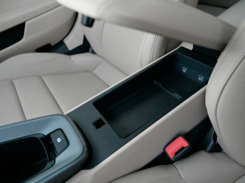 Used 2022 Porsche 911 Carrera image 35