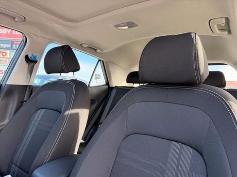 New 2026 Hyundai Venue SEL FWD image 9