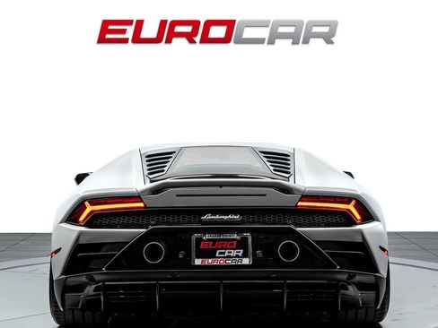 Used 2020 Lamborghini Huracan EVO image 4