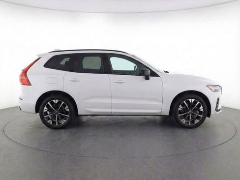 New 2026 Volvo XC60 B5 Plus w/ Climate Package PRO image 36