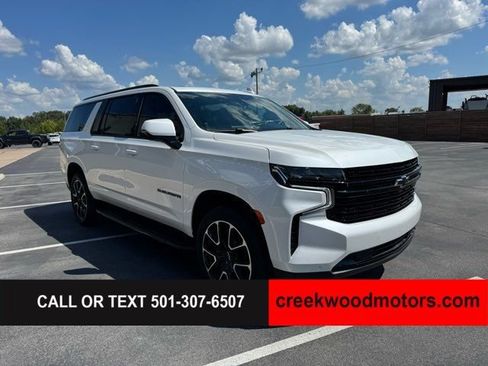 Used 2024 Chevrolet Suburban RST w/ Luxury Package AWD/4WD image 2