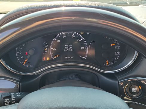 Used 2019 Jeep Grand Cherokee Overland AWD/4WD image 25
