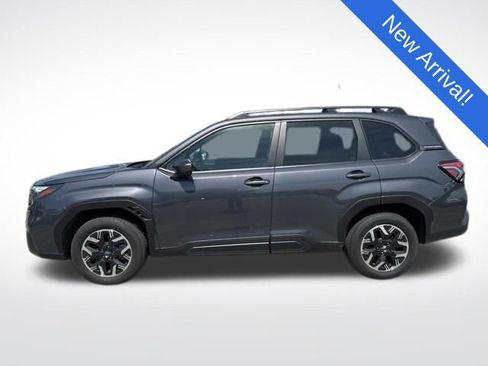 Used 2025 Subaru Forester Premium AWD/4WD image 4