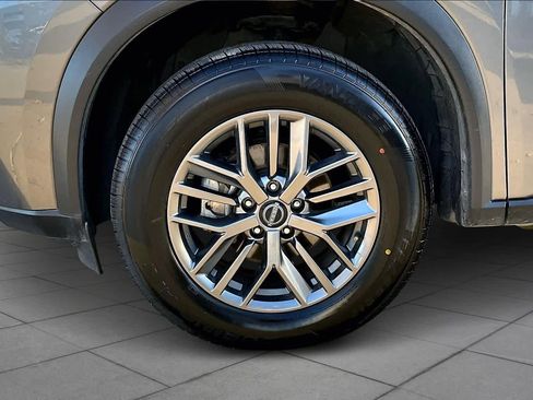 Used 2023 Nissan Rogue S image 9