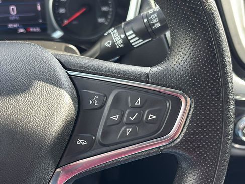 Used 2020 Chevrolet Equinox LT image 23