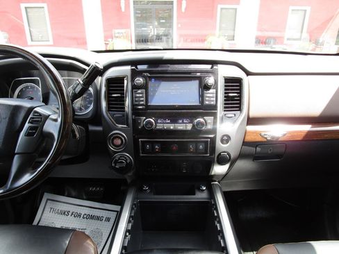 Used 2018 Nissan Titan Platinum Reserve AWD/4WD image 7