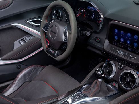 Used 2022 Chevrolet Camaro ZL1 RWD image 39