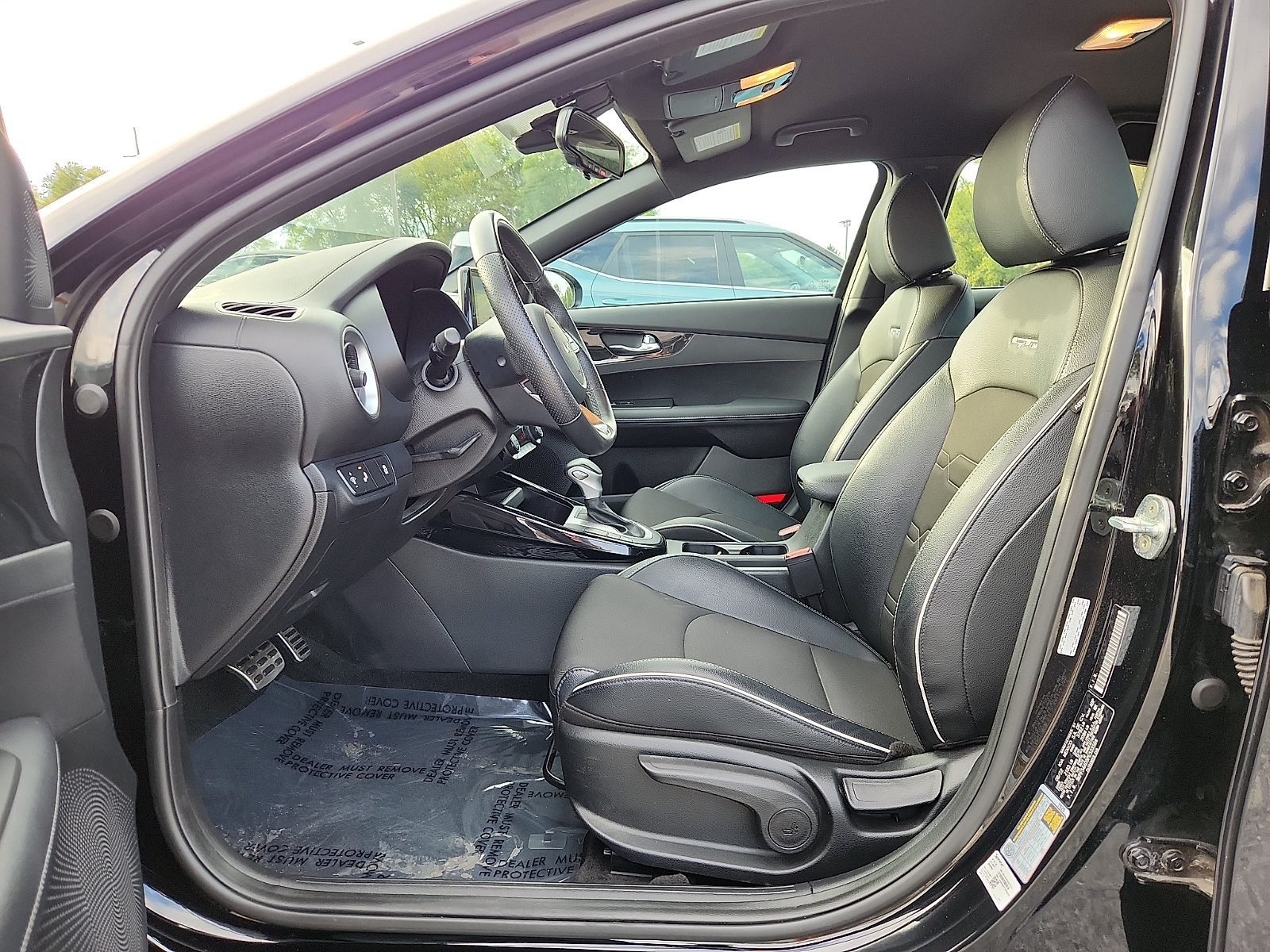Used 2023 Kia Forte GT-Line w/ GT-Line Technology Package FWD image 13