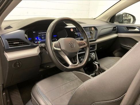 Used 2024 Volkswagen Taos SE image 13