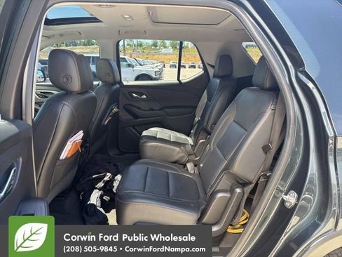 Used 2019 Chevrolet Traverse RS AWD/4WD image 17