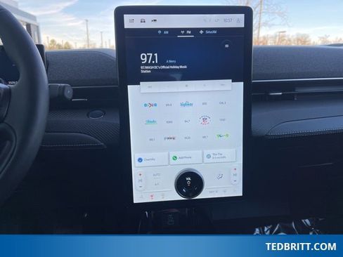 Certified 2025 Ford Mustang Mach-E Premium image 32