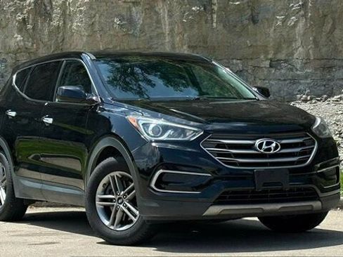 Used 2017 Hyundai Santa Fe Sport image 2