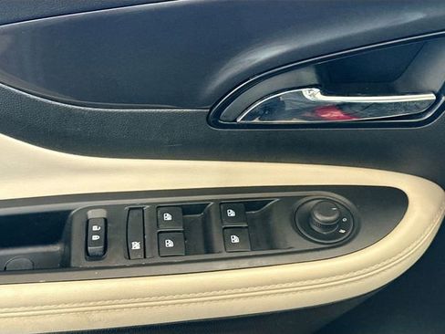 Used 2020 Buick Encore Preferred image 18