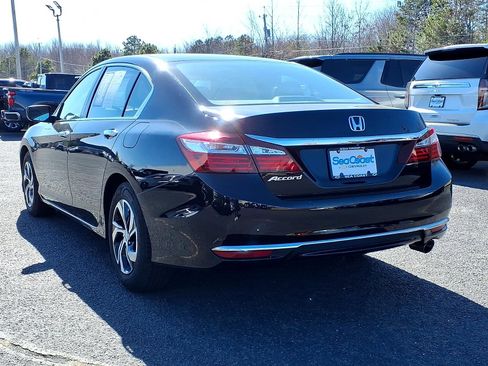Used 2017 Honda Accord LX image 4