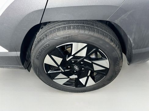 Used 2025 Hyundai Kona SEL FWD image 11