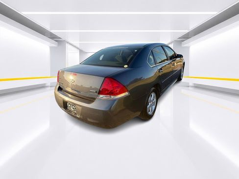 Used 2011 Chevrolet Impala LT FWD image 4