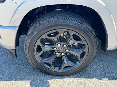 Used 2022 RAM 1500 Limited AWD/4WD image 19