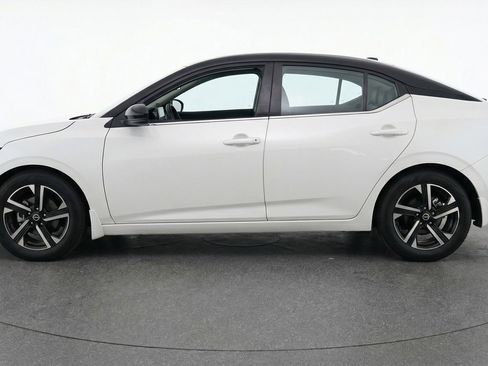 Used 2025 Nissan Sentra SV image 5