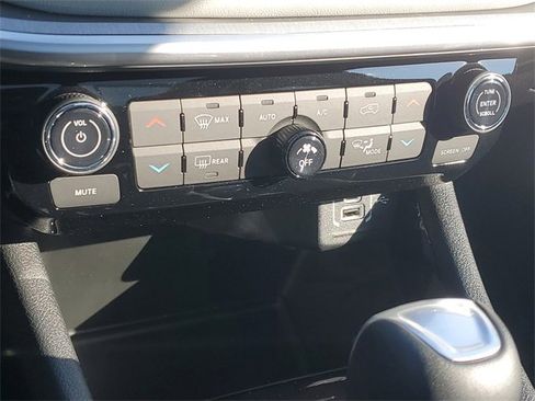 New 2026 Jeep Compass Limited w/ Sun, Sound & Navigation Group image 28