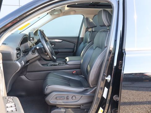 Used 2023 Honda Pilot Elite image 7
