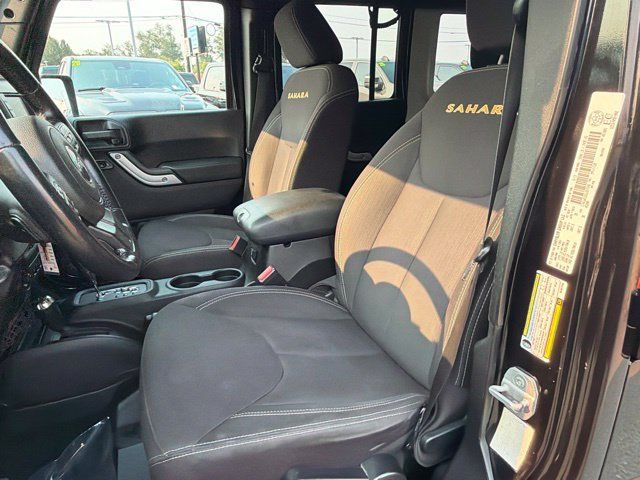 Used 2013 Jeep Wrangler Unlimited Sahara w/ Connectivity Group AWD/4WD image 17