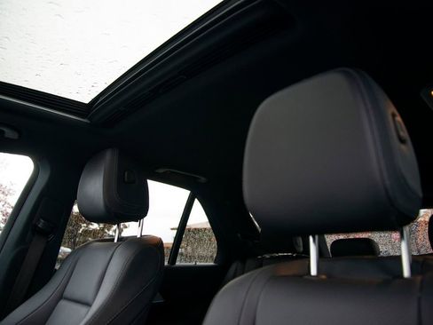 Used 2024 Mercedes-Benz GLE 450e 4MATIC image 16