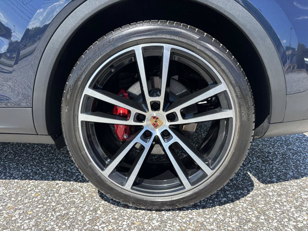 Used 2024 Porsche Cayenne S AWD/4WD image 39