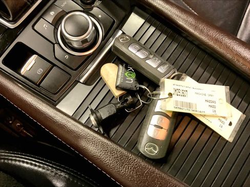 Used 2018 MAZDA MAZDA3 Touring image 14