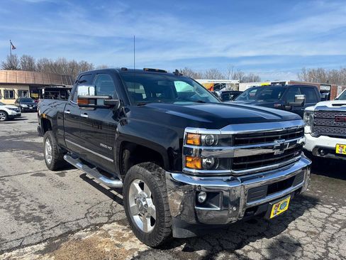 Used 2018 Chevrolet Silverado 2500 LTZ w/ Vortec Plus Package AWD/4WD image 3