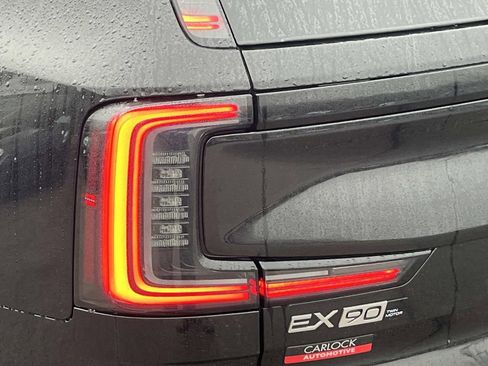 Used 2025 Volvo EX90 Ultra image 10