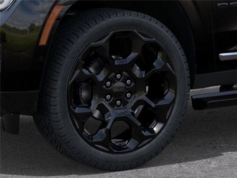 New 2026 GMC Yukon XL Denali w/ Denali Reserve Package image 9